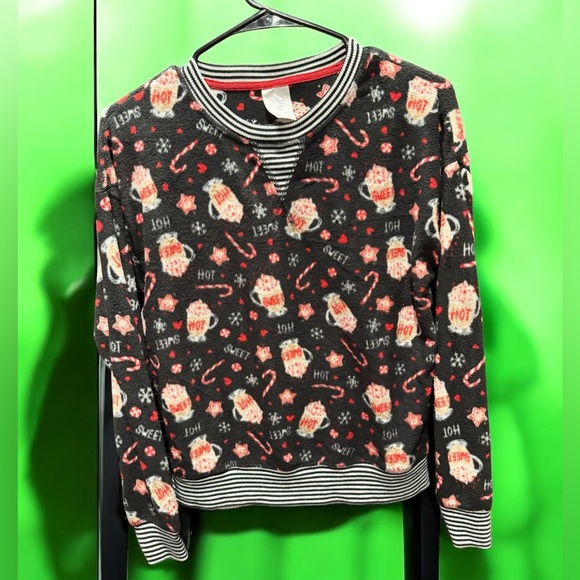 Festive SMALL Pajamas Set - Black and Red - Picture 2 of 6